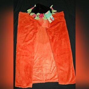 NWT Disney Pillowfort Moana Hooded Blanket with Hand Mitts – 40x50”